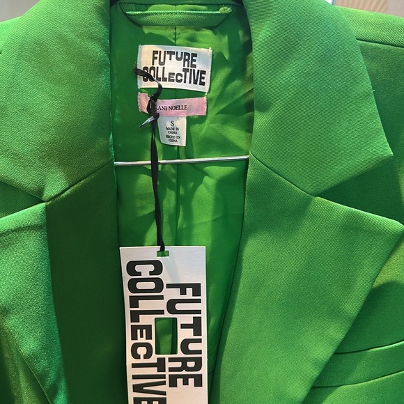 Women's Green Blazer - Picture 2 of 5